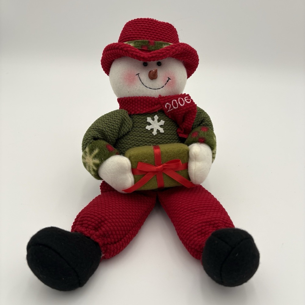 Stuffed Snowman Christmas Decoration "2006" Scarf Holding‎ Present